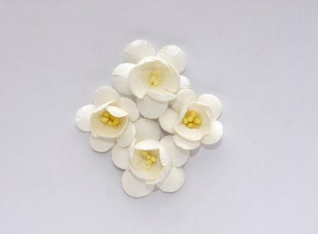 Цветы сакуры, набор 4 шт, диам 3,5 см, белые