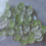 Лепестки бумажные Пятилистник с принтом, диам 35 мм, Салатовые цветы, ок 30 шт в уп